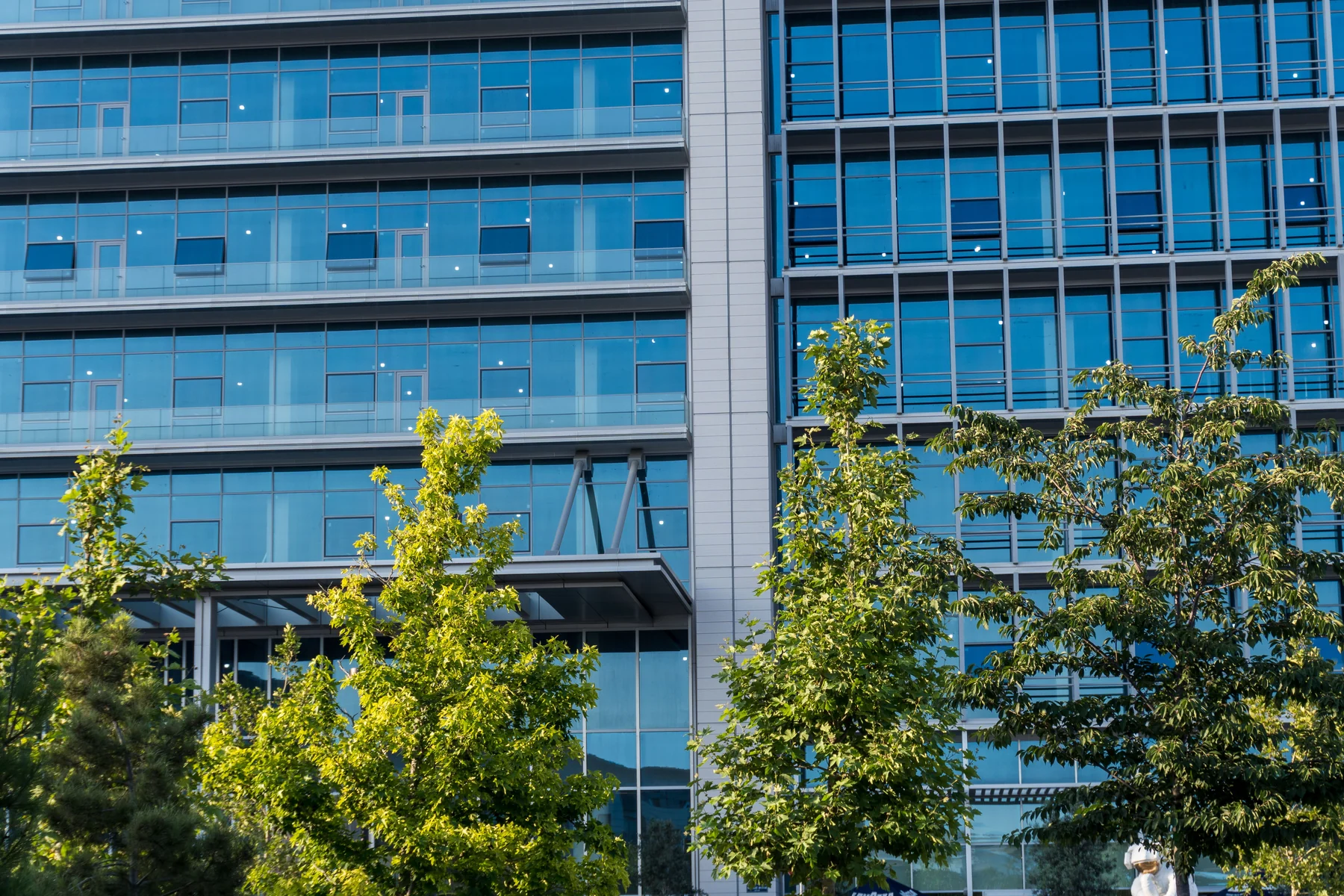 Commercial facilities building
